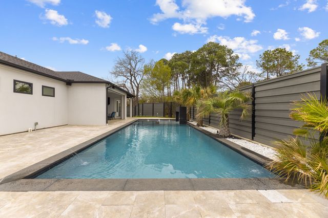 1515 N Fielder Road, Arlington, TX 76012