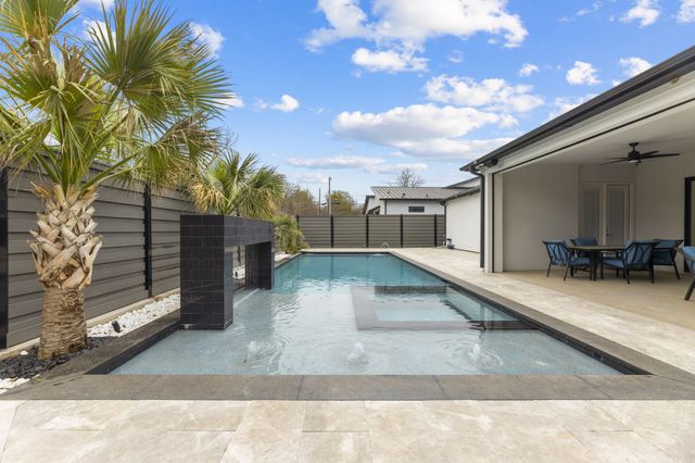 1515 N Fielder Road, Arlington, TX 76012