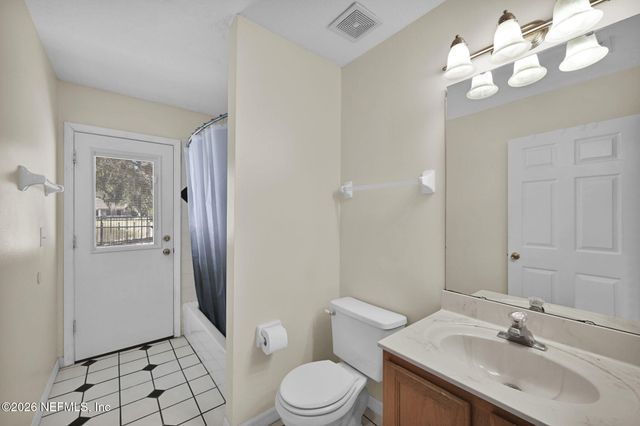 148 VILLAGE GREEN Avenue, St. Johns, FL 32259