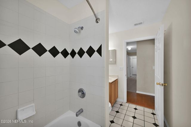 148 VILLAGE GREEN Avenue, St. Johns, FL 32259