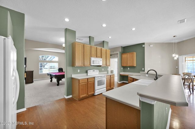 148 VILLAGE GREEN Avenue, St. Johns, FL 32259