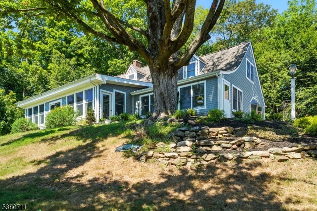 75 Calais Rd, Randolph Twp., NJ 07869