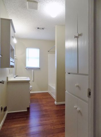 702 E Highland Boulevard, San Angelo, TX 76903