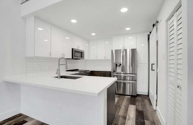 4143 Palm Bay Circle A, West Palm Beach, FL 33406