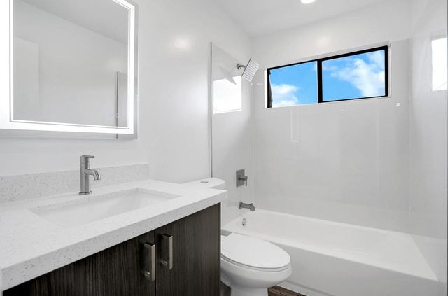 4143 Palm Bay Circle A, West Palm Beach, FL 33406