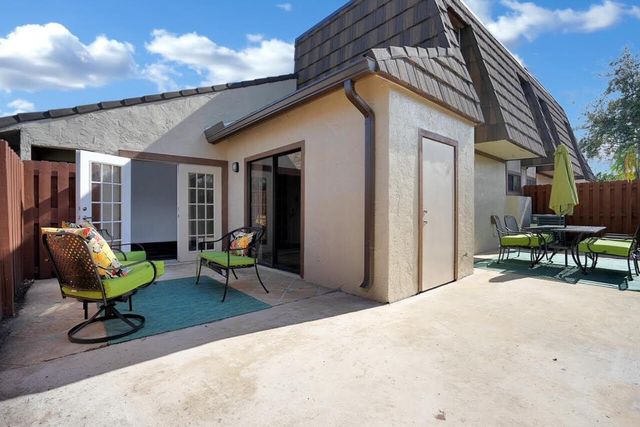 4143 Palm Bay Circle A, West Palm Beach, FL 33406