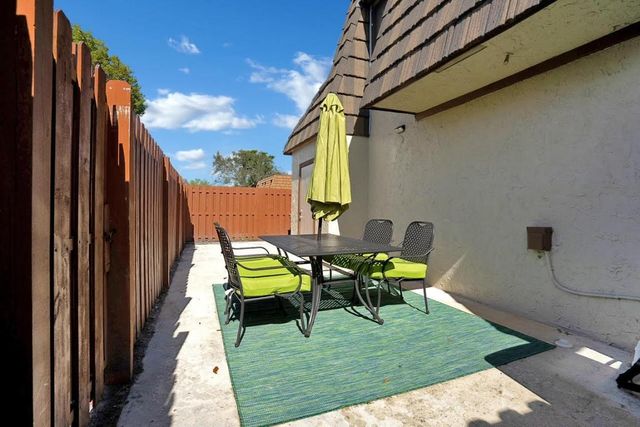 4143 Palm Bay Circle A, West Palm Beach, FL 33406