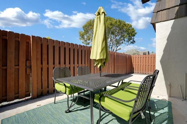 4143 Palm Bay Circle A, West Palm Beach, FL 33406