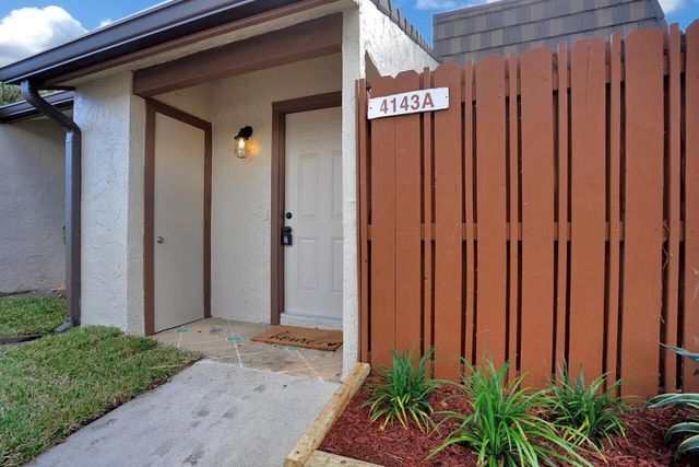 4143 Palm Bay Circle A, West Palm Beach, FL 33406