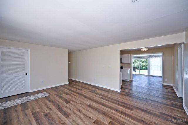1102 Heatherstone Way, Miami Twp, OH 45150