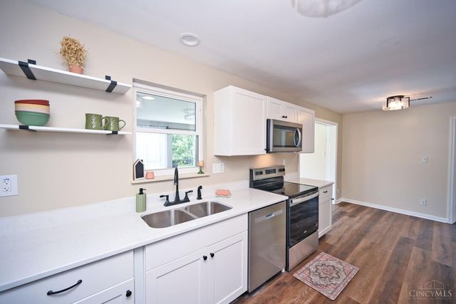 1102 Heatherstone Way, Miami Twp, OH 45150