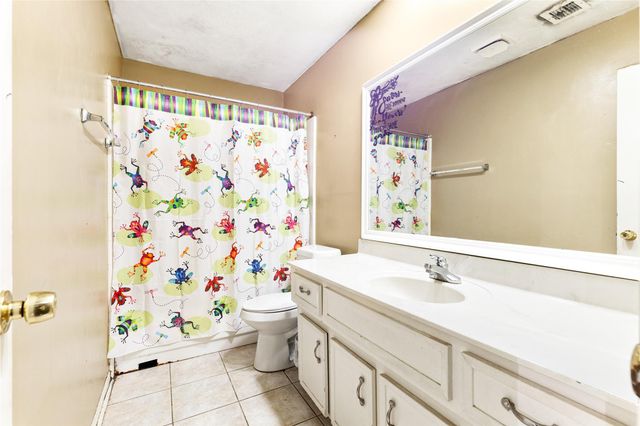 9806 Sagecastle Lane, Houston, TX 77089
