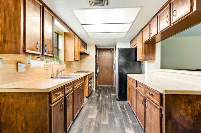 9806 Sagecastle Lane, Houston, TX 77089