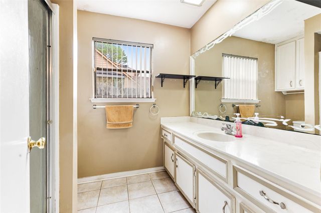9806 Sagecastle Lane, Houston, TX 77089