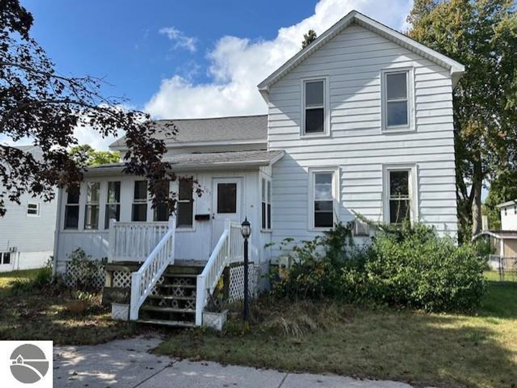 105 Wadsworth Street, East Tawas, MI 48730