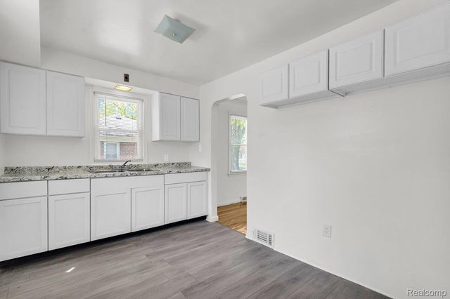 18792 Old Homestead Drive, Harper Woods, MI 48225
