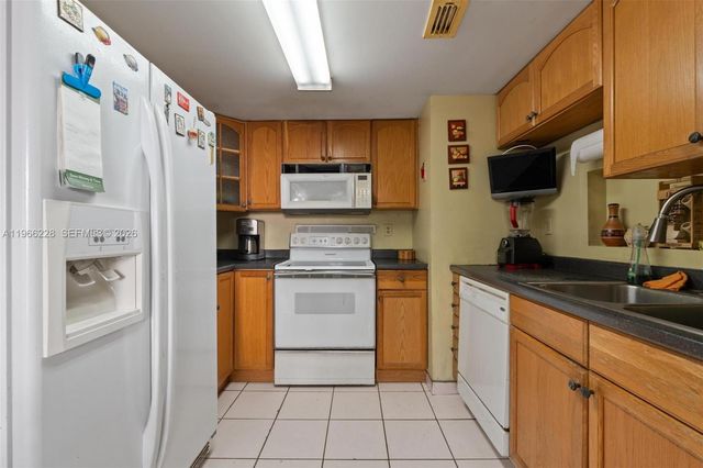 415 NW 85th Pl 1707, Miami, FL 33126