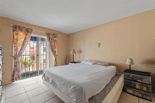 415 NW 85th Pl 1707, Miami, FL 33126