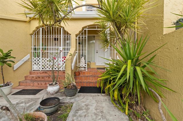 415 NW 85th Pl 1707, Miami, FL 33126