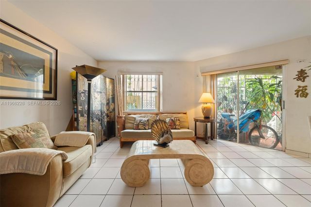 415 NW 85th Pl 1707, Miami, FL 33126