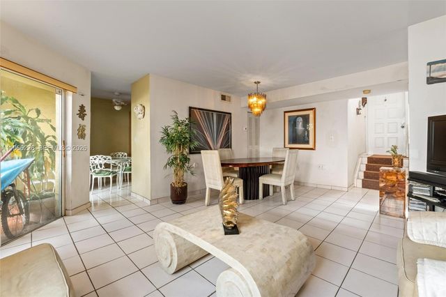 415 NW 85th Pl 1707, Miami, FL 33126