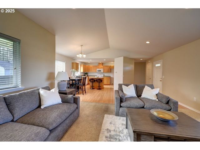 618 7TH Ave, Hammond, OR 97121