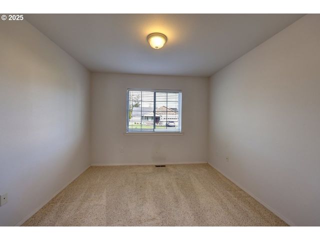 618 7TH Ave, Hammond, OR 97121