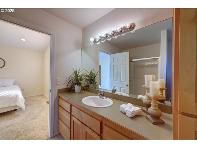 618 7TH Ave, Hammond, OR 97121