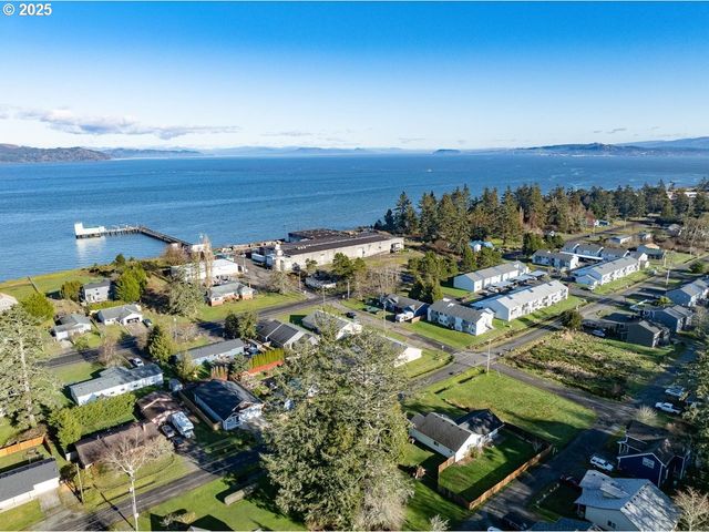 618 7TH Ave, Hammond, OR 97121