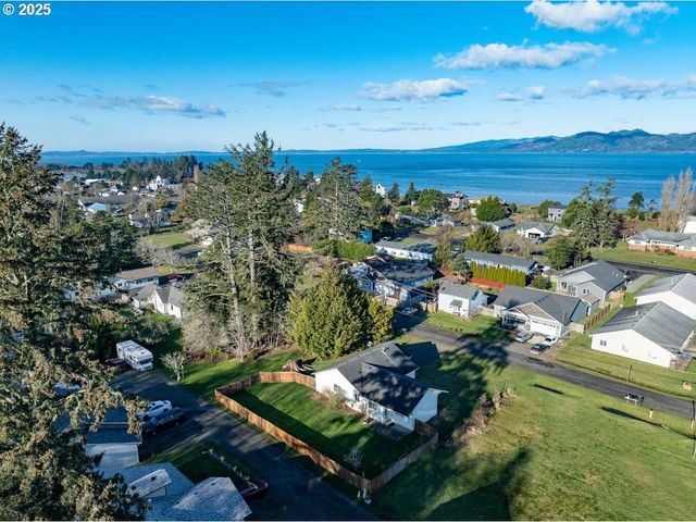 618 7TH Ave, Hammond, OR 97121