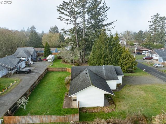 618 7TH Ave, Hammond, OR 97121