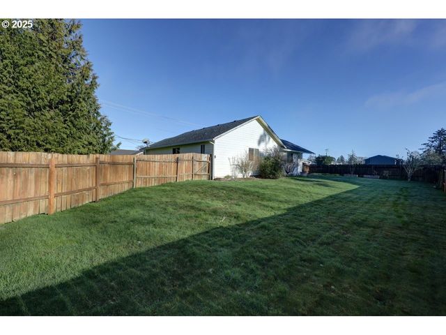618 7TH Ave, Hammond, OR 97121