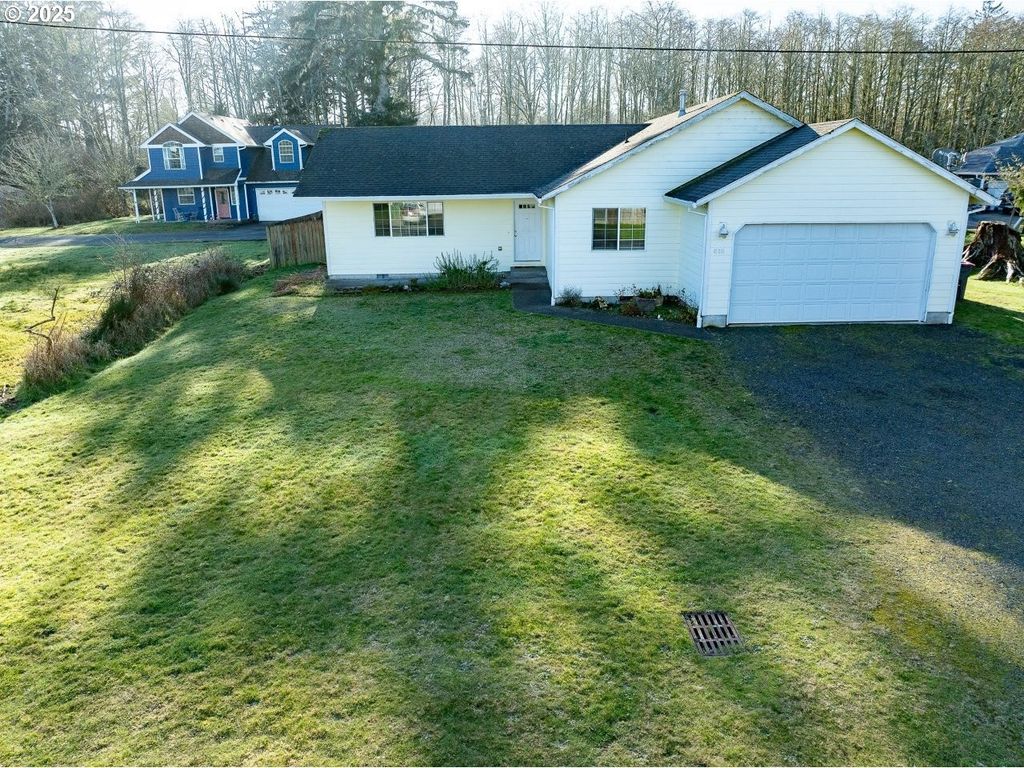 618 7TH Ave, Hammond, OR 97121