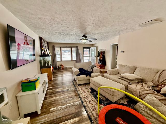 404 S 8th Street, Cayuga, IN 47928