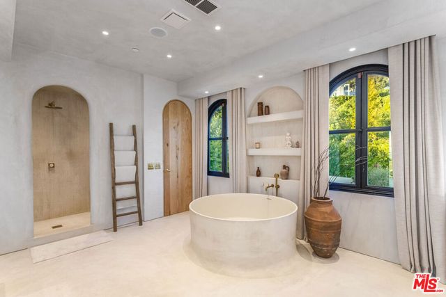 30125 Harvester Road, Malibu, CA 90265