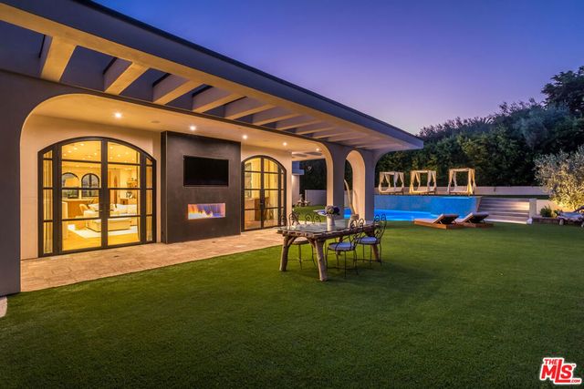 30125 Harvester Road, Malibu, CA 90265