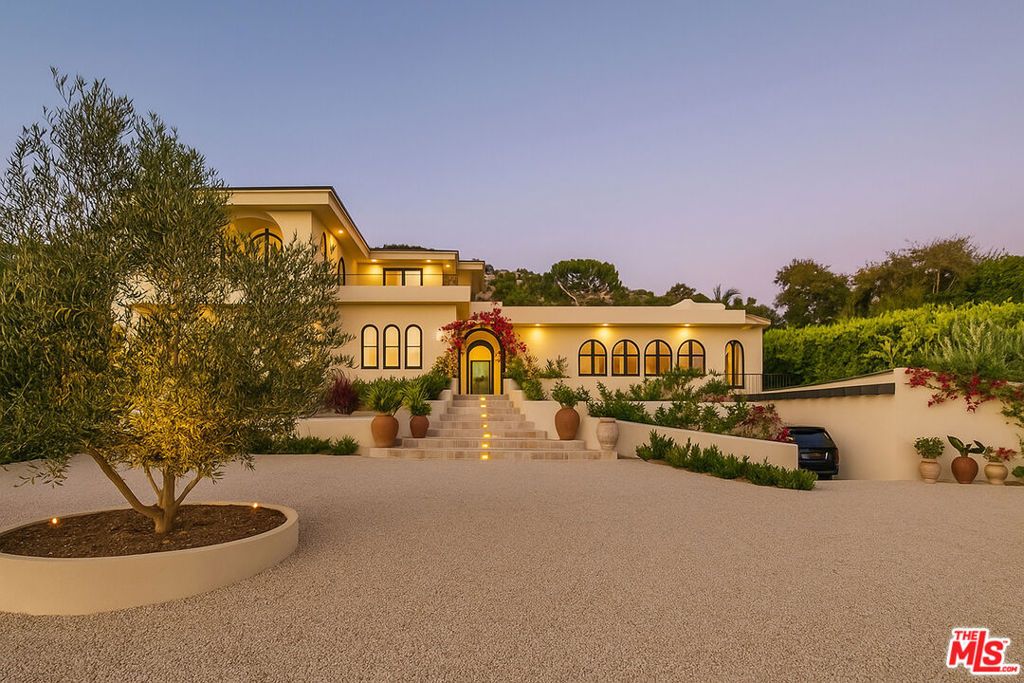 Image 1 of property listing at 30125 Harvester Road, Malibu, CA 90265