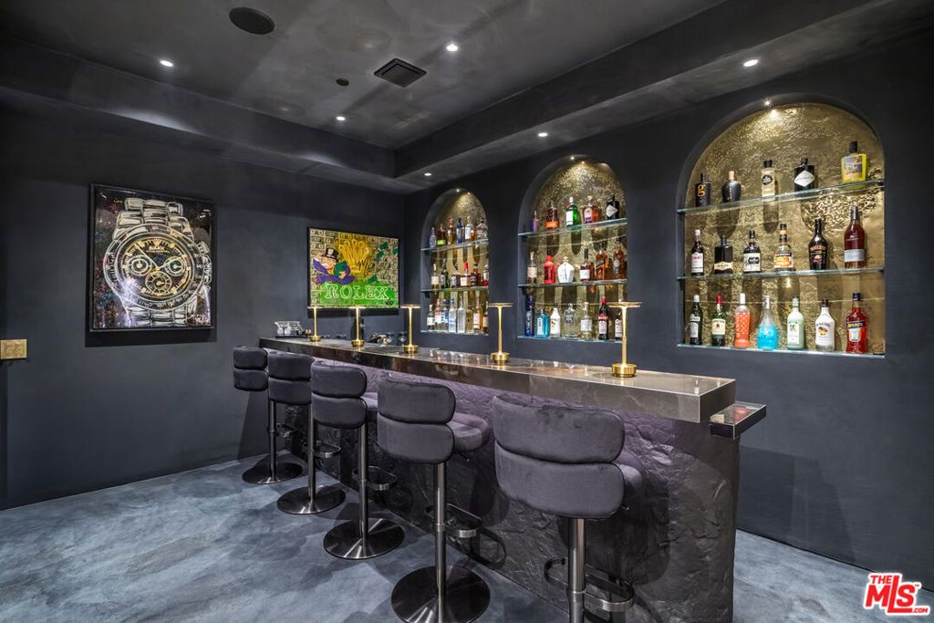 Image 28 of property listing at 30125 Harvester Road, Malibu, CA 90265