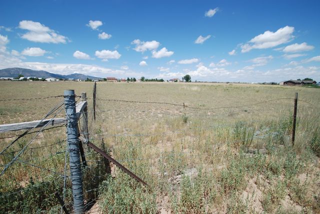 27 E. Hill Ranch Road, Edgewood, NM 87015