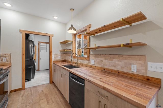 816 4TH, Rapid City, SD 57701