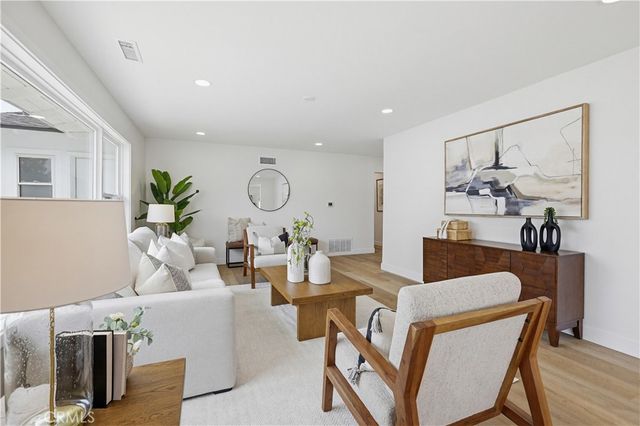 2515 E Orange Grove, Orange, CA 92867