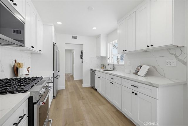 2515 E Orange Grove, Orange, CA 92867