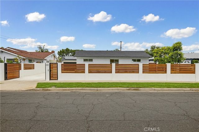 2515 E Orange Grove, Orange, CA 92867