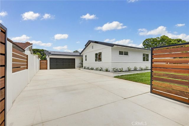 2515 E Orange Grove, Orange, CA 92867