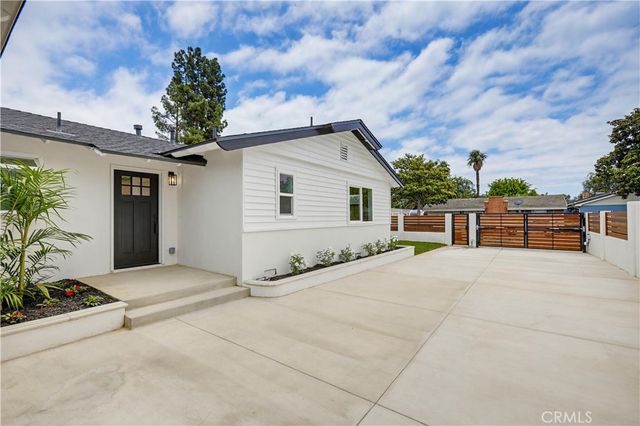 2515 E Orange Grove, Orange, CA 92867