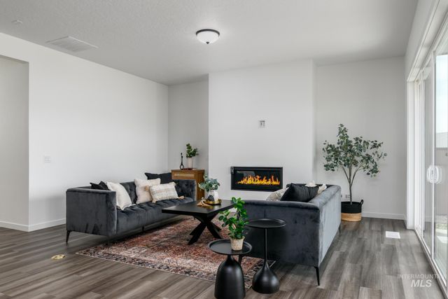 7025 W Alveo Dr, Eagle, ID 83616