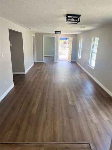 3434 Easy Street, Houston, TX 77026