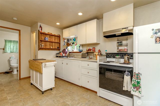 17103 NW Sunset Ridge Way NW, Seabeck, WA 98380