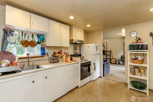 17103 NW Sunset Ridge Way NW, Seabeck, WA 98380