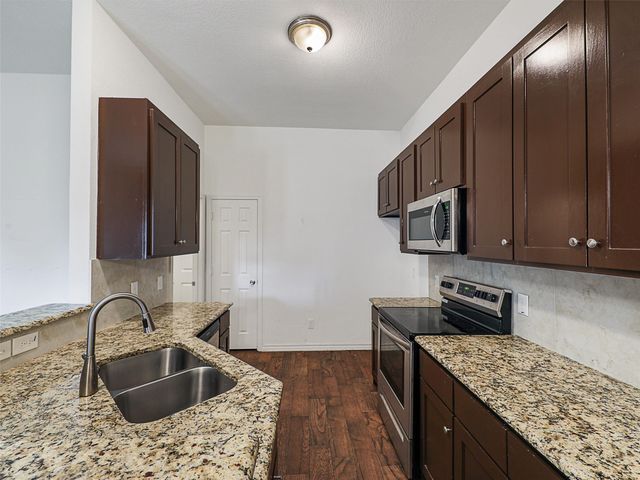 3101 Eastcrest Court, Fort Worth, TX 76105